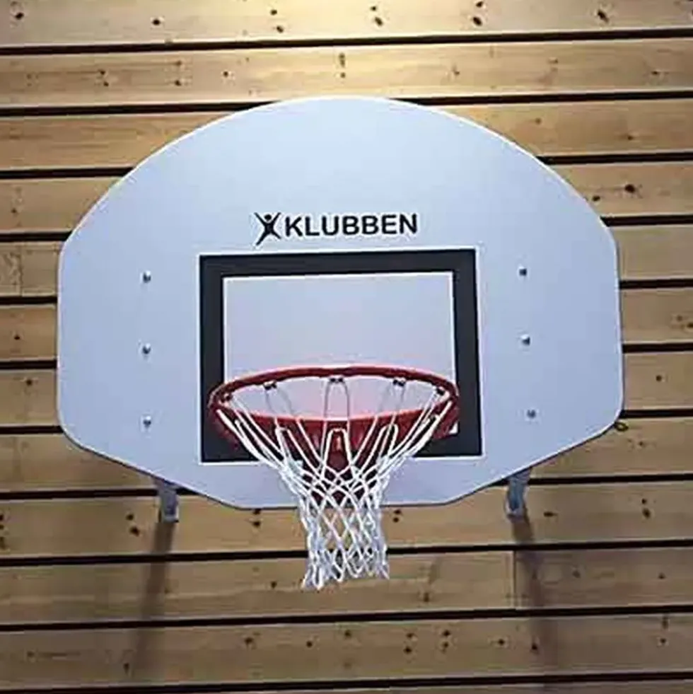 Basketballkurv med nett og plate