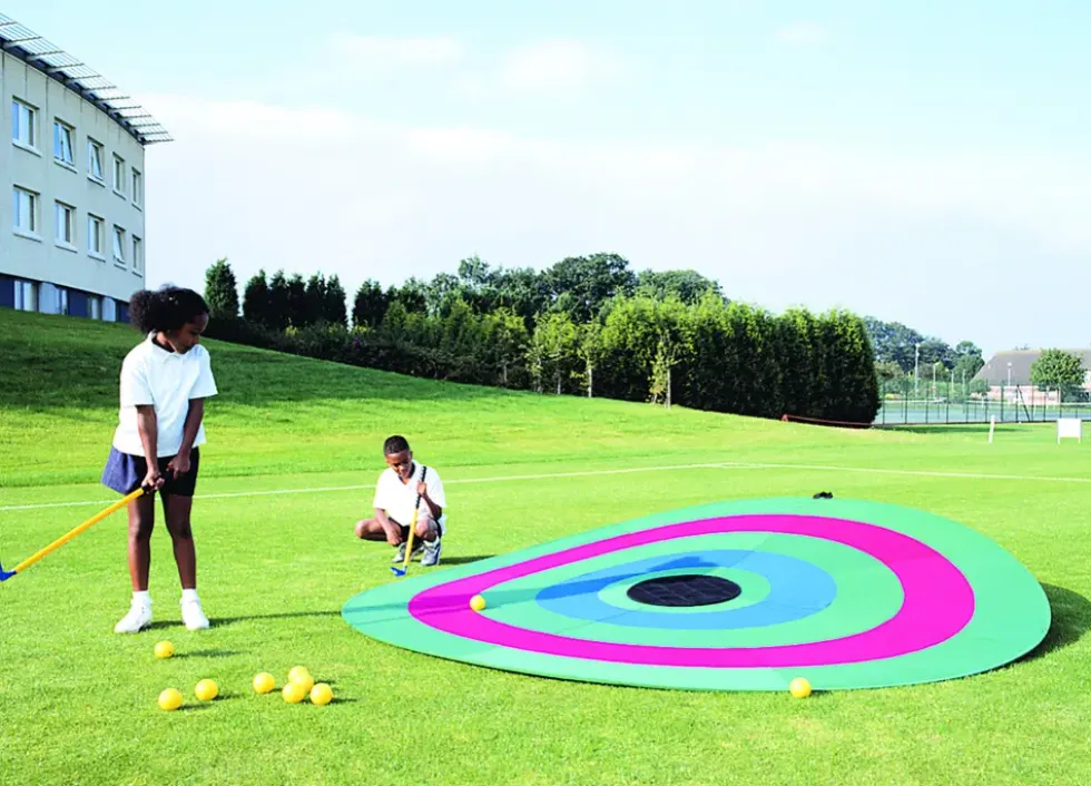 Gigantisk mål til kasteleker og golf